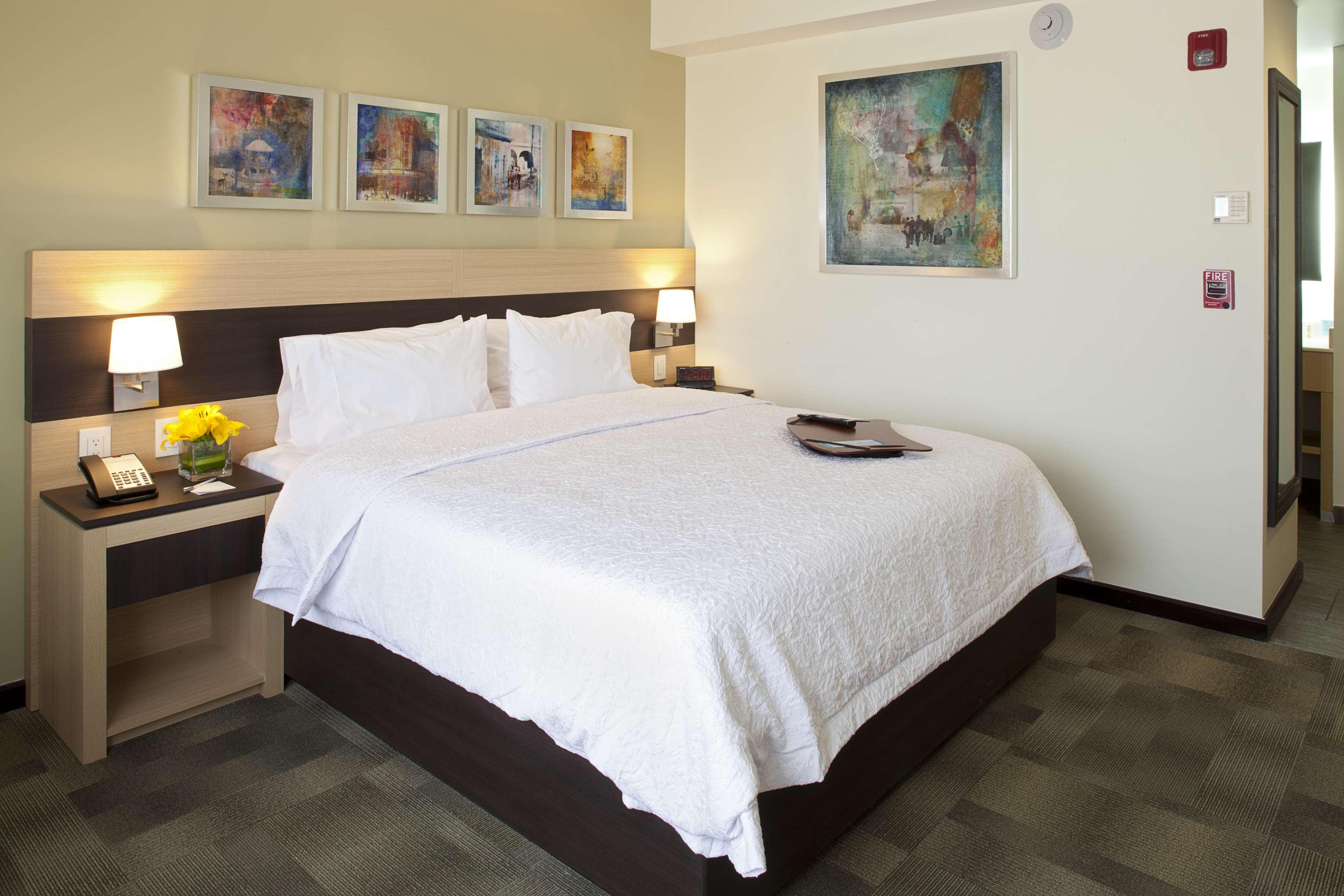 แฮมป์ตัน บาย ฮิลตัน ซิเลา-แอโรปวยร์โต บาคิโอ Hotel ภายนอก รูปภาพ