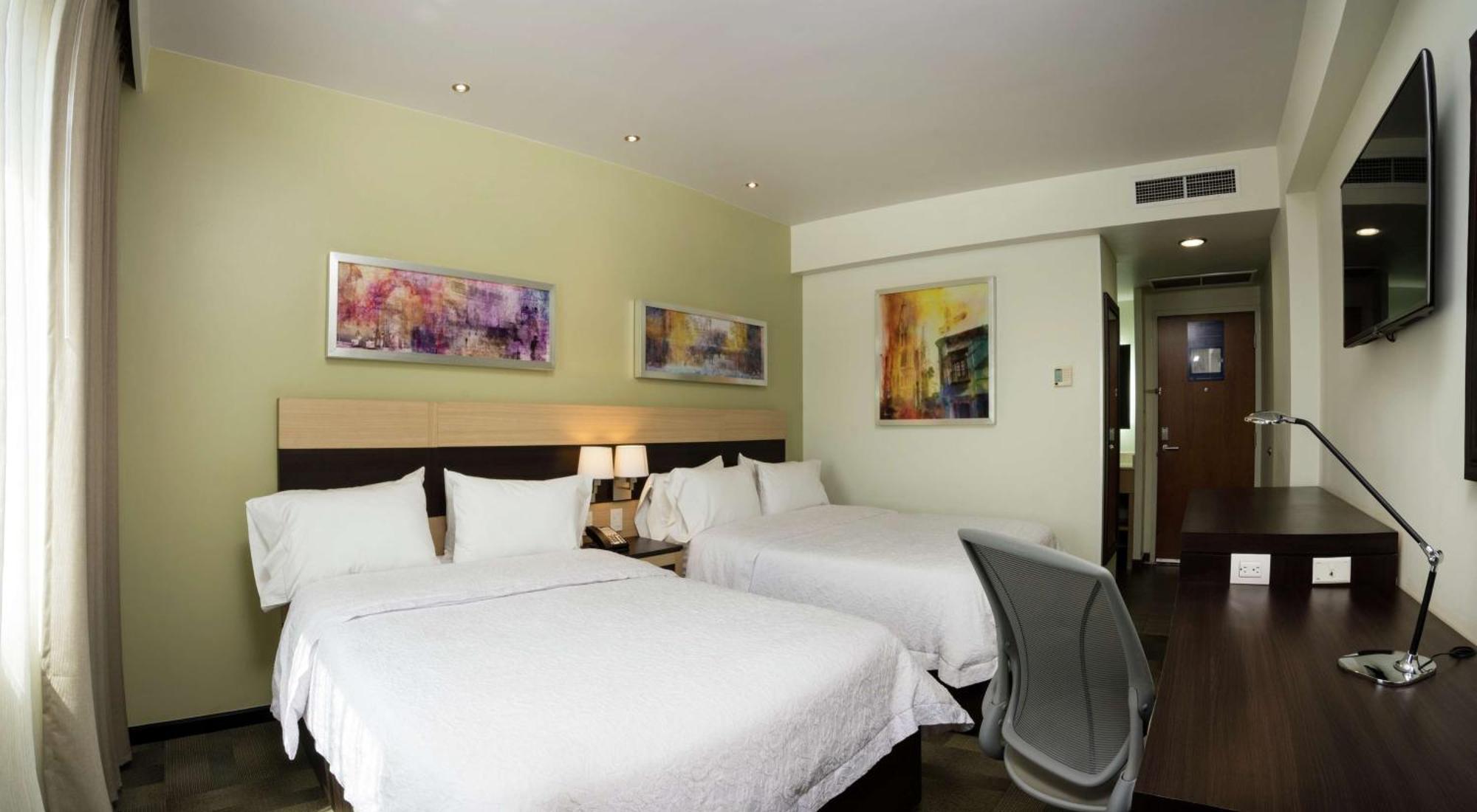 แฮมป์ตัน บาย ฮิลตัน ซิเลา-แอโรปวยร์โต บาคิโอ Hotel ภายนอก รูปภาพ