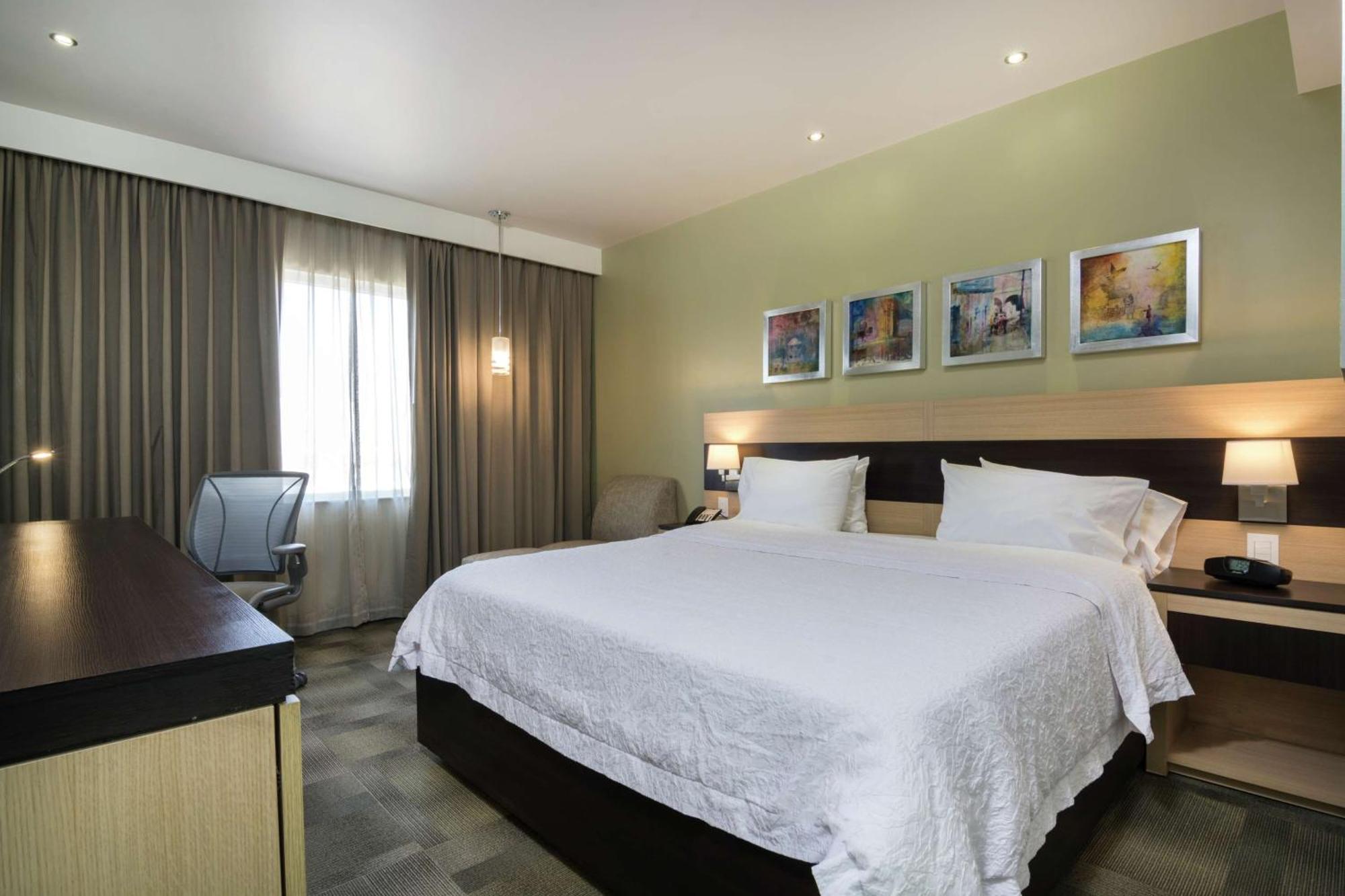 แฮมป์ตัน บาย ฮิลตัน ซิเลา-แอโรปวยร์โต บาคิโอ Hotel ภายนอก รูปภาพ
