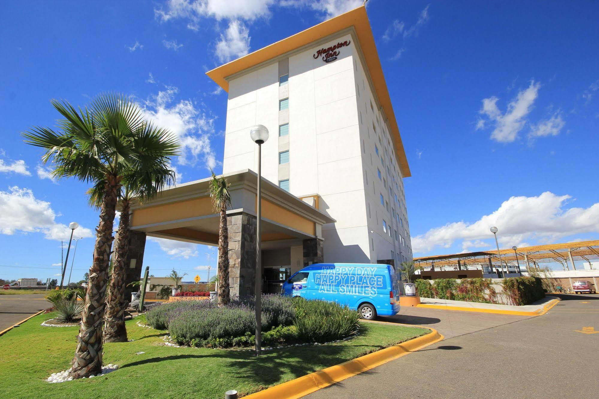 แฮมป์ตัน บาย ฮิลตัน ซิเลา-แอโรปวยร์โต บาคิโอ Hotel ภายนอก รูปภาพ