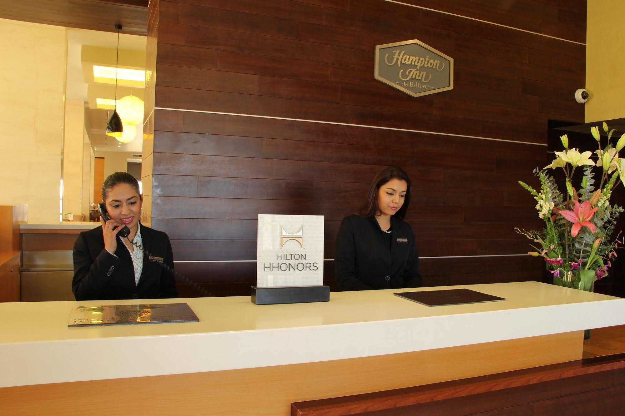 แฮมป์ตัน บาย ฮิลตัน ซิเลา-แอโรปวยร์โต บาคิโอ Hotel ภายนอก รูปภาพ